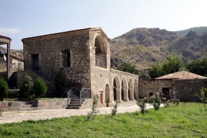 Hüsülü kəndinin Həmzə sultan sarayı