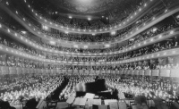 Pəltəklər günü, Bunin, Nyu-York “Metropoliten – Opera”sının ildönümü