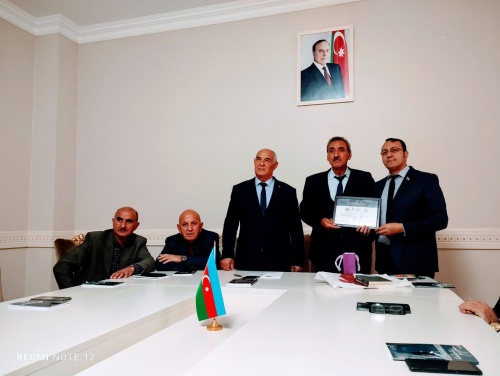 65 illin işığı və "Gözlərimdə yaş gəlmişəm"