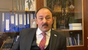 BİRİ İKİSİNDƏ – Əkbər Qoşalının şeirləri