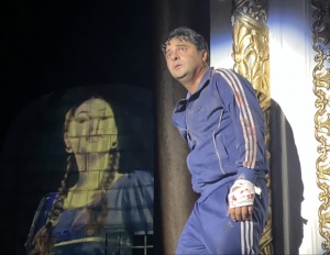 Anım G&uuml;n&uuml; ilə əlaqədar &ldquo;&Ouml;lməz&rdquo; tamaşası