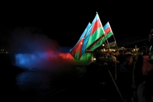 Niaqara şəlaləsi Azərbaycan bayrağının rəngləri ilə işıqlandırılıb