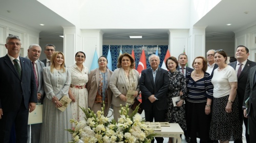 Türk Mədəniyyəti və İrsi Fondunda “Macar-Azərbaycan ortaq etnik kökləri” kitabının təqdimatı keçirilib Türk Mədəniyyəti və İrsi Fondunda “Macar-Azərbaycan ortaq etnik kökləri” kitabının təqdimatı keçirilib