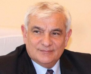 &rdquo;Qəlb &uuml;rəyin uca və nəhayətsiz g&ouml;ylərə g&ouml;ndərdiyi səfirdir&rdquo; &ndash; HƏR G&Uuml;N KAMAL ABDULLADAN 7 QRANULA