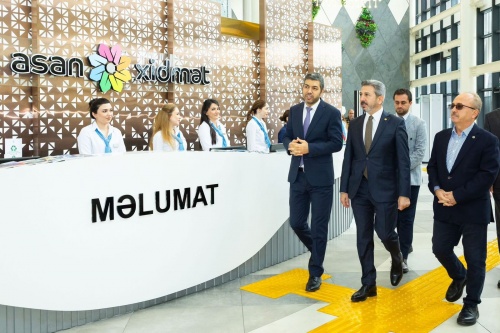 Türkiyəli nazir müavini "ASAN xidmət"də