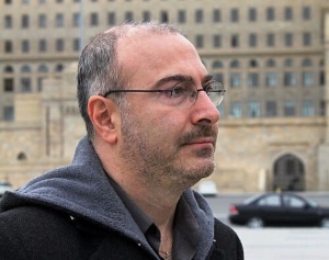 Onu Rəşid Behbudov &ouml;z, Polad B&uuml;lb&uuml;loğlu da &ouml;z qrupuna dəvət ediblər...