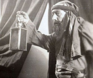 "Qız Qaflan" deyə lağa qoyulsa da teatrdan &ccedil;əkilmədi