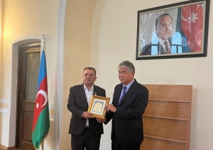 Yazı&ccedil;ı Yunus Oğuz T&Uuml;RKSOY-un Onur nişanı ilə təltif olundu