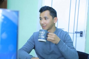 &ldquo;Səni bağışlamaq &uuml;&ccedil;&uuml;n sevmişdim&hellip;&rdquo; &ndash; &Ouml;ZBƏKCƏDƏN &Ccedil;EVRİLMİŞ ŞEİRLƏR