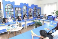 Ana dilinin işığında nağıl d&uuml;nyasına səyahət