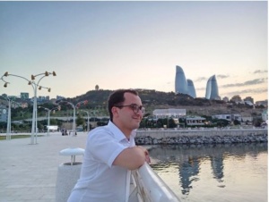 ŞEİR SAATI - &ldquo;Mən də insanam, m&ouml;htərəm hakim&rdquo;, Nizami Bayramlının şeirləri