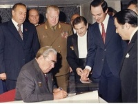 &ldquo;Maraqlı s&ouml;hbətlər&rdquo;də Maqomayevlə Brejnevin avtoqraf əhvalatı