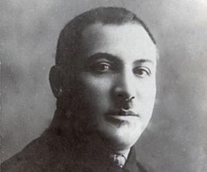 &Uuml;zeyir bəy ona muğam dərnəyinə getməyi məsləhət g&ouml;rd&uuml;...