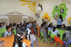 Məktəblilər &uuml;&ccedil;&uuml;n maarifləndirici nağıl saatı ke&ccedil;irilib