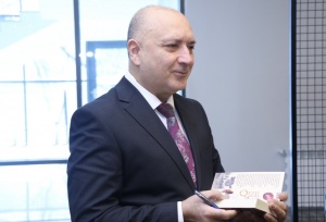 Doğma adam... – VARİSİN PORTRET CİZGİLƏRİ