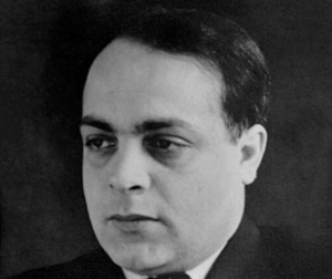 &Ouml;z qəhrəmanlarını başlı-başına buraxmır, f&uuml;rsət d&uuml;şd&uuml;kcə yenə onlara "d&ouml;n&uuml;rd&uuml;...