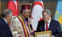 AMEA Sultan Raevə Fəxri Professor adını verdi
