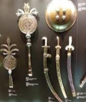 Dəbilqə, zireh və qalxanların üzərindəki rəmzlər və onların mənası