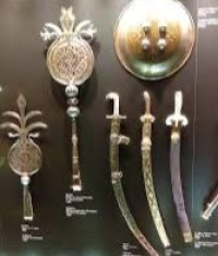 Dəbilqə, zireh və qalxanların üzərindəki rəmzlər və onların mənası