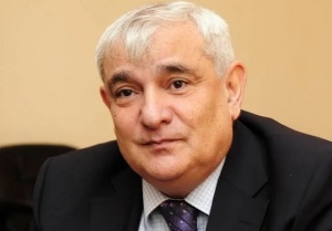 Kimdir şair, kimdir hökmdar?! - HƏR GÜN KAMAL ABDULLADAN 7 QRANULA