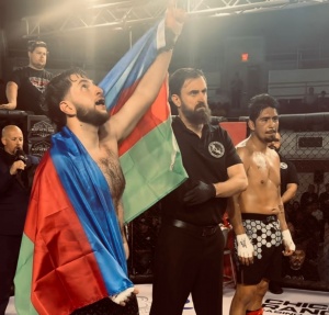 Soydaşımız Kaliforniyada ke&ccedil;irilən MMA d&ouml;y&uuml;ş&uuml;ndə qalib gəlib