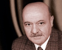 Z&uuml;lf&uuml; Adıg&ouml;zəlovun oğlu, Rauf Adıg&ouml;zəlovun qardaşı, Yal&ccedil;ın Adıg&ouml;zəlovun atası