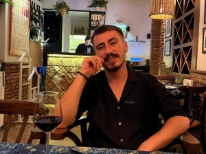 &Ccedil;&uuml;nki sən sevgini də, imtinanı da, xoşbəxtliyi də ilk dəfə onların yanında &ouml;yrənmisən... - ESSE