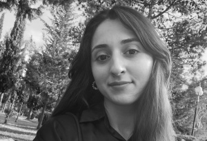 Ger&ccedil;əkdən uzaqlaşarkən - ESSE