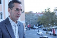 BİRİ İKİSİNDƏ Qulu Ağsəsin essesi ilə