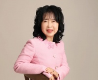 Sənət – sənətkarın özündən yadlaşması prosesidir – tanınmış koreya şairi Siyoung Doung ilə müsahibə. ANONS