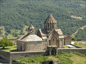 Gəncəsər monastırı – Alban xristian memarlığının yadigar daş salnaməsi