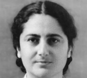 &Ouml;l&uuml;m ayağında b&uuml;t&uuml;n arxivini professor Ədalət Tahirzadəyə bağışladı