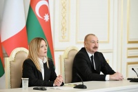 Kasıb məhəllədən hakimiyyət zirvəsinə: Azərbaycana səfər edən Meloni kimdir?
