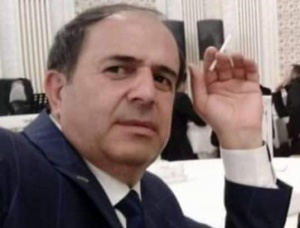 Fransız dilində danışıb, Azərbaycan dilində d&uuml;ş&uuml;nən adam...