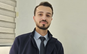 S&ouml;z sahibkarlığı m&uuml;əllif h&uuml;ququ yaradıcılığı azad edir, yoxsa əsir?