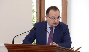 Adına k&uuml;&ccedil;ə olan akademikin Ərtegin adlı professor oğlu