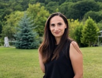 &ldquo;G&uuml;n&uuml;n şeiri&rdquo;ndə Əntiqə Kərimzadə və &ldquo;Adamı adamdan asırlar indi&hellip;&rdquo;