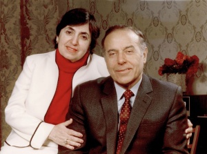 M&Uuml;TALİƏ MƏDƏNİYYƏTİ &Uuml;&Ccedil;&Uuml;N SE&Ccedil;MƏLƏR &ndash; Elmira Axundova, &ldquo;Sevmək haqqı&rdquo;