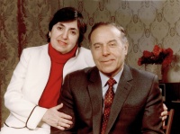 MÜTALİƏ MƏDƏNİYYƏTİ ÜÇÜN SEÇMƏLƏR – Elmira Axundova, “Sevmək haqqı”