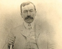 Milli teatrımızın ilk peşəkar aktyorlarından biri