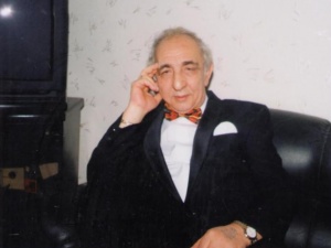 Həyatda &ccedil;ox ciddi, səhnədə &ccedil;ox g&uuml;lməli