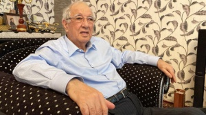 &ldquo;D&uuml;nyadan şeirlə g&ouml;t&uuml;r&uuml;n məni!..&rdquo;