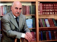 50 kitab, 700-ə yaxın məqalə və resenziya