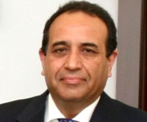 Həm nazir, həm diplomat, həm araşdırmaşı, həm yazı&ccedil;ı...