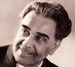 İlk dəfə ona dəmir&ccedil;i Kavənin oğlunun rolunu tapşırmışdılar...