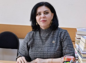 BİRİ İKİSİNDƏ Mətanət Vahidin ədəbi tənqidi ilə