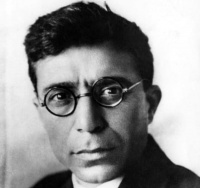 Bu g&uuml;n b&ouml;y&uuml;k dramaturqumuz Cabbarlının anım g&uuml;n&uuml;d&uuml;r