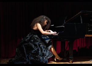 Musiqi ilə yazılan bir uğur hekayəsi