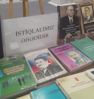Kitabxananın və Fondun birgə tədbiri – MÜSTƏQİLLİYİMİZİN 107-Cİ İLDÖNÜMÜ