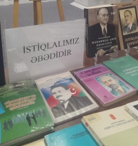 Kitabxananın və Fondun birgə tədbiri – MÜSTƏQİLLİYİMİZİN 107-Cİ İLDÖNÜMÜ